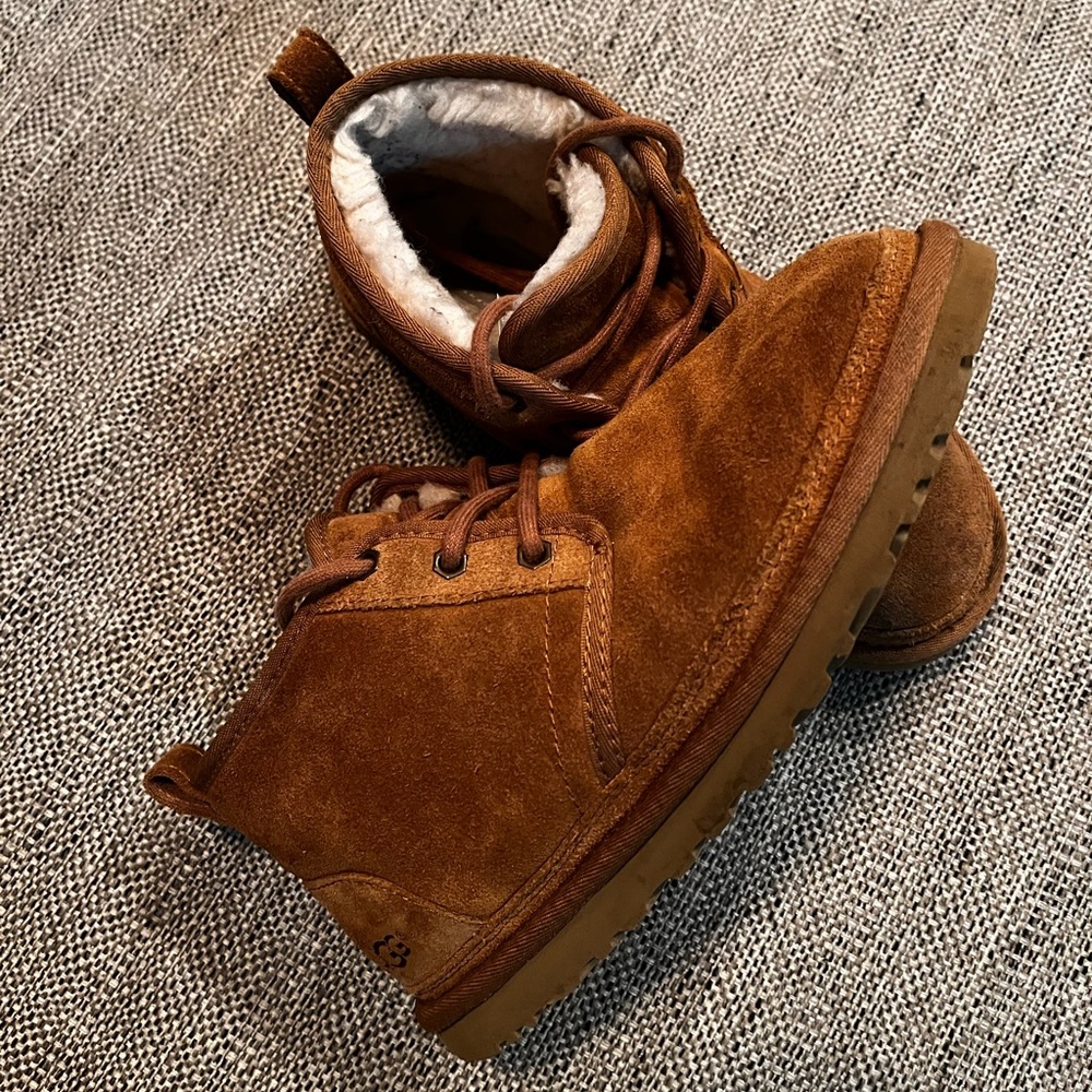 UGG BOOTS WOMENS 7, MENS 6, WOOL LINED BOOTIES GREAT USED CONDITION UGGS